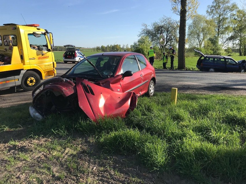 43-letni kierowca peugeota jest sprawcą wypadku, do którego...