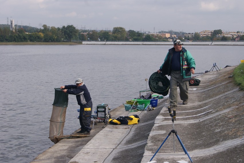 Wędkarze z Katowic i Niemiec rywalizowali nad Zalewem Rybnickim [ZDJĘCIA]