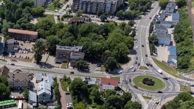 Niewielki fragment terenu w rejonie ulic Jurowieckiej i Ronda Św. Faustyny Kowalskiej nie jest objęty ustaleniami planu miejscowego. Mają to zmienić w poniedziałek na sesji radni