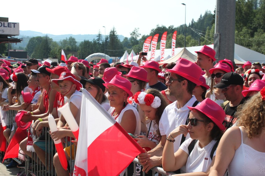 FIS Grand Prix w Wiśle: Polacy wygrywają  konkurs drużynowy z rekordową przewagą, a kibice szaleją z radości ZDJĘCIA KIBICÓW