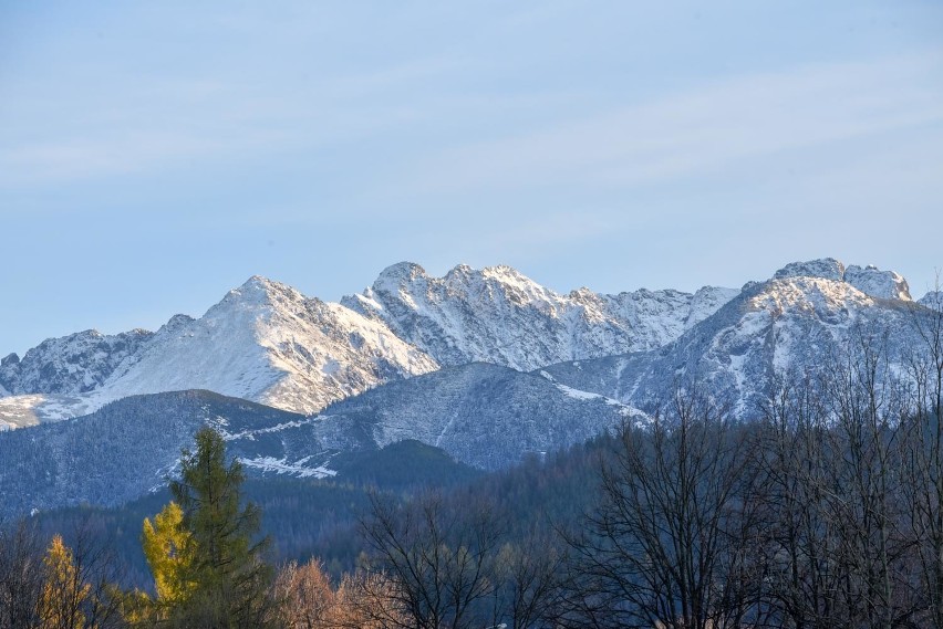 Zakopane. Pokazały się ośnieżone szczyty Tatr [ZDJĘCIA]