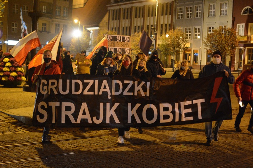 W strajku kobiet w Grudziądzu udział wzięło około 50 osób