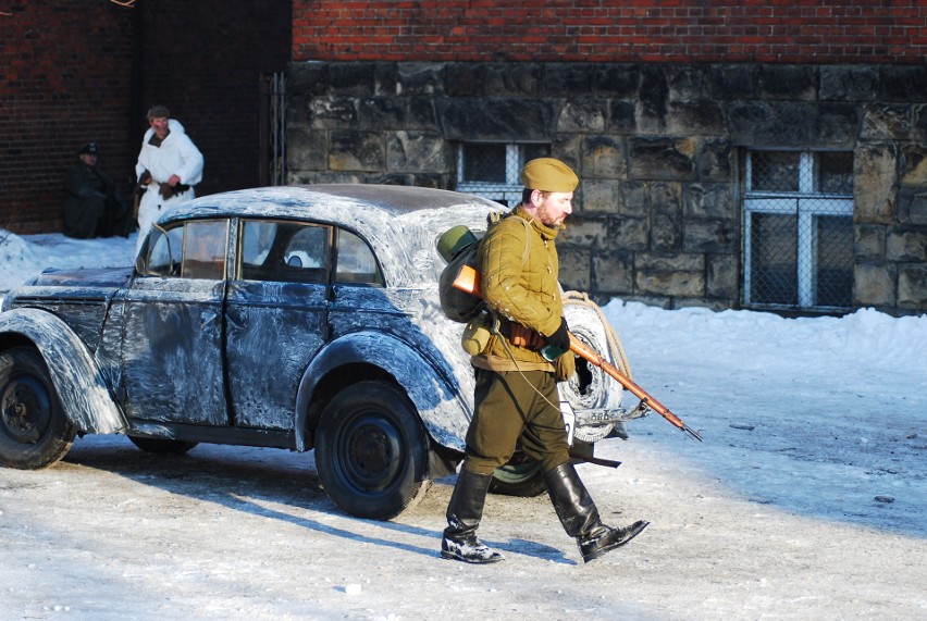 Bytom: w Miechowicach zrekonstruowali walki ze stycznia 1945 roku [ZDJĘCIA+WIDEO]