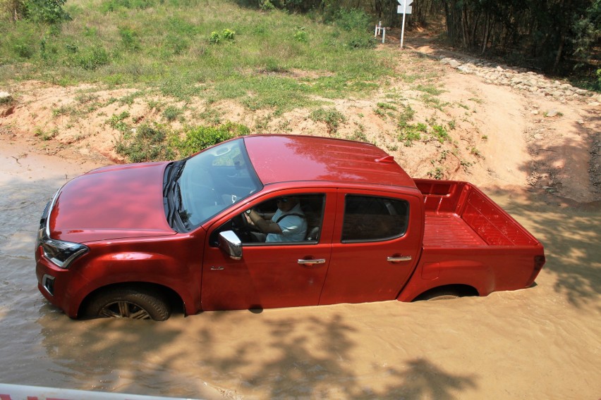 Nowy Isuzu D-Max 17MY. Pierwszy test cenionego pikapa...