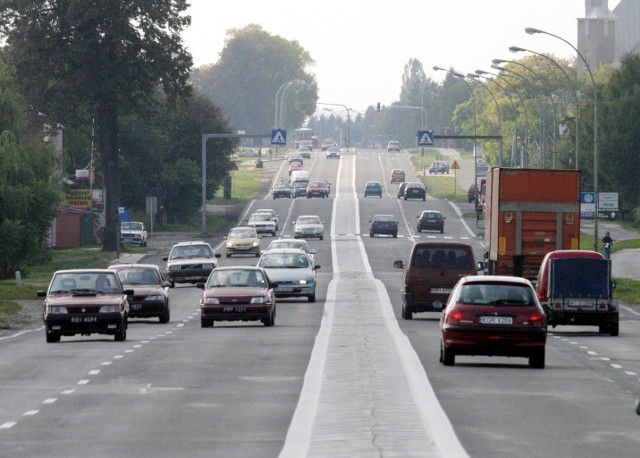 Rzeszowscy kierowcy czekają na autostradę. Na razie jeżdżą „czwórką”.