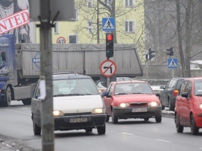 Skrzyżowanie ulic Niemodlińskiej, Wrocławskiej i Nysy Łużyckiej.