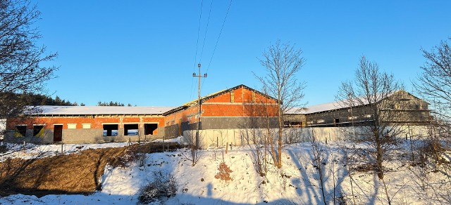 Trwa budowa nowego przedszkola w Goręczynie. Niebawem rozpocznie się budowa drogi dojazdowej do placówki.