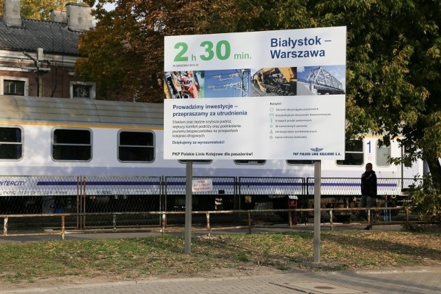 Ostatnie połączenie do Białegostoku z Warszawy Centralnej w wersji mieszanej (czyli bus i pociąg) będzie o godzinie 21. Jeśli skorzystamy z bezpośrednich autobusów komunikacji zastępczej -  o godz. 18.