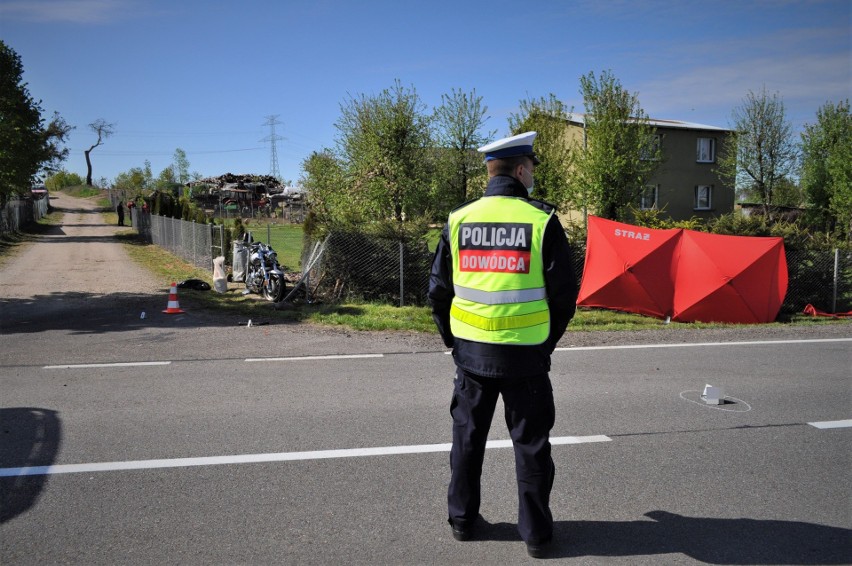 Śmiertelny wypadek motocyklisty koło Bytowa. Zginął dyrektor banku [ZDJĘCIA] - 21.05.2020