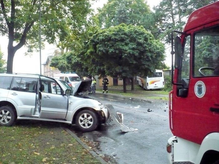 Zdaniem strażaków, obrażenia kierowcy są niegroźne