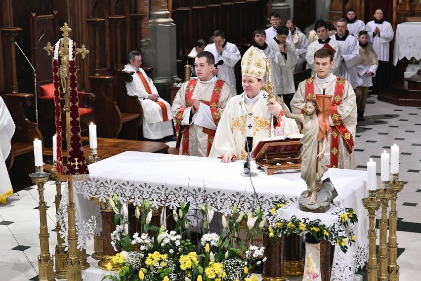 Abp Tadeusz Wojda przewodniczył Mszy św. Zmartwychwstania...