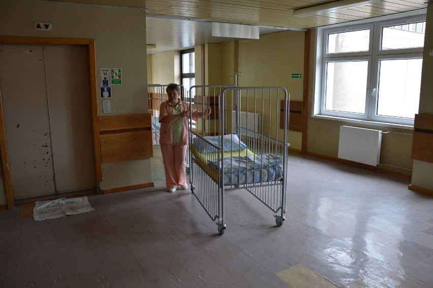 Wszystkie łóżka szpitalne na oddziałach dziecięcych wraz z...