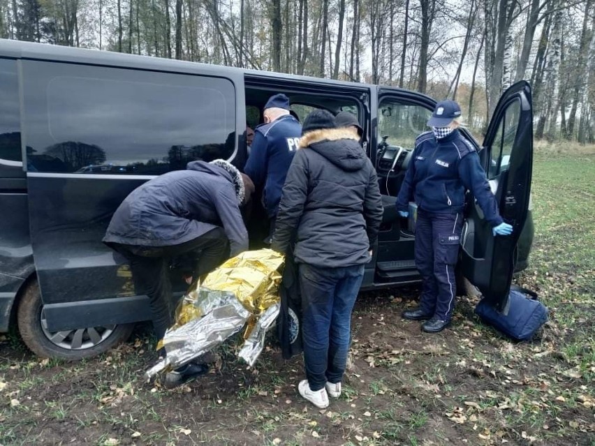 Kalnica. Wypadek na DK 66. Bus z imigrantami uciekał przed policją. Doszło do zderzenia