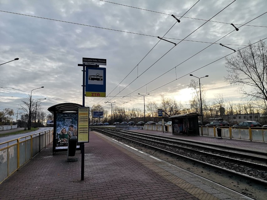 Przystanek Zawodzie Uniwersytet Ekonomiczny. W tym miejscu...