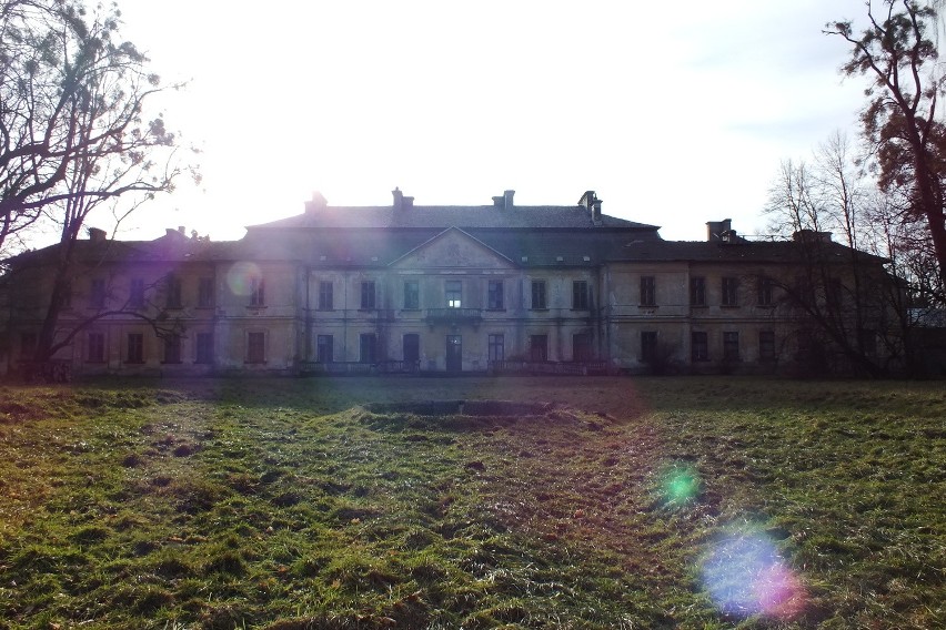 Pałac w Klemensowie, przedwojenna siedziba rodziny...