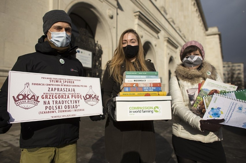 Aktywiści z Compassion Polska, wybrali się do ministerstwa...