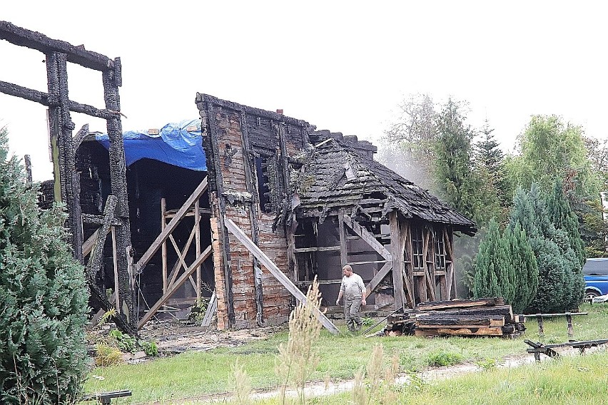 Rozpoczęła się rozbiórka spalonego kościoła w Mileszkach [ZDJĘCIA]