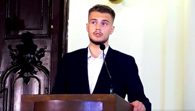 Szymon Śmierciak, przewodniczący Młodzieżowej Rady Miasta Nowego Sącza, przekazał stanowcze "nie" dla Samorządowej Karty Praw Rodziny
