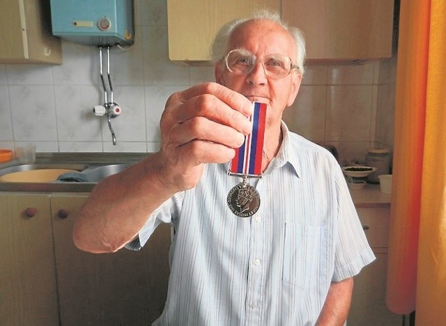 Z brytyjskiego odznaczenia „The War Medal 1939-1945”, przyznanego w 2013 roku, Feliks Zagrabski jest bardzo dumny