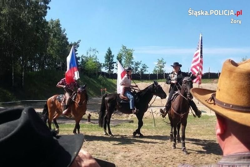 Żory: policjant z żorskiej komendy mistrzem Polski w strzelectwie westernowym ZDJĘCIA