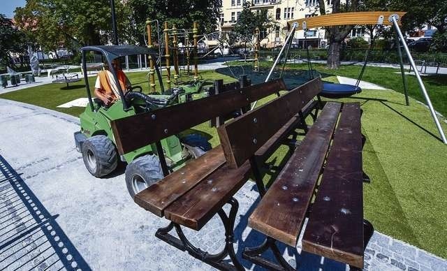 W parku Kochanowskiego trwają prace, by dopiąć wszystko na...