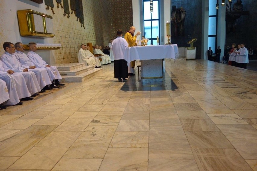 Triduum Paschalne: Tłumy w kościele w Jastrzębiu