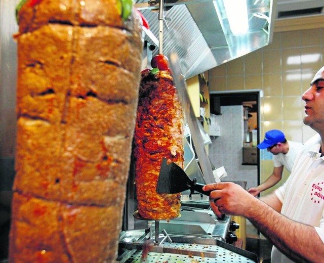 W wielu miejscowościach doszło już do agresywnych zachowań w lokalach z kebabem. Szczęśliwie zdecydowanie większym gronem są ich sympatycy