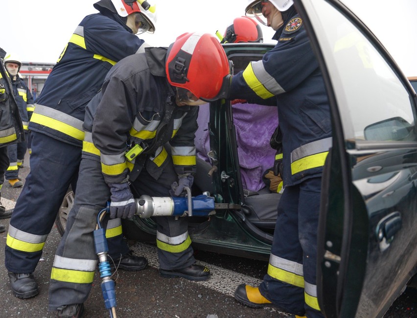 Wypadek w Duńkowiczkach pod Przemyślem. Dwie osoby ranne w zderzeniu toyoty z audi i ciężarówką [ZDJĘCIA]