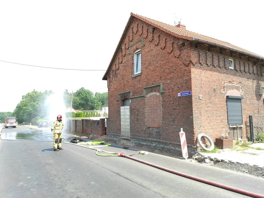 Uszkodzony gazociąg w Przęsocinie. Droga ze Szczecina do Polic jest zablokowana