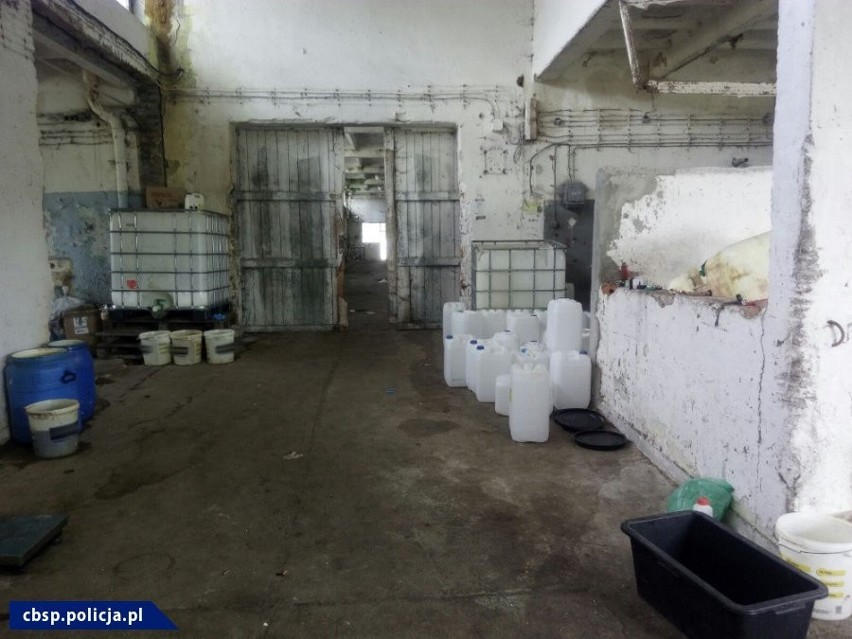 W Bożympolu Małym policjanci zabezpieczyli 135 kg substancji...