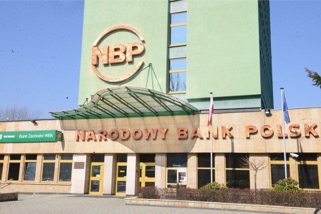 19.03.2015.  zielona gora al wojska polskiego budynek nbp narodowy bank polski wiezowiecfot. mariusz kapala / gazeta lubuska