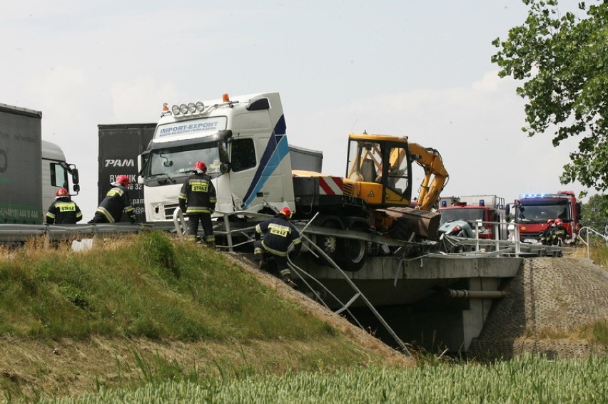 Karambol na A4, utrudnienia, 10.06.2016