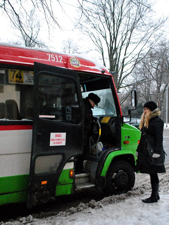 Do momentu zakończenia konsultacji społecznych autobus nr 74 będzie kursował   tak: Al. Racławickie - Krakowskie Przedmieście - 3 Maja - Solidarności - Kompozytorów Polskich