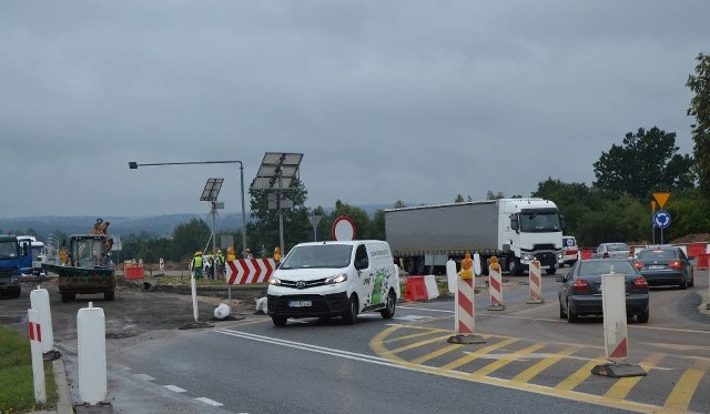 Roboty przy budowie S7 ze Skarżyska-Kamiennej w stronę Szydłowca idą pełną parą. Finał prac docelowo za dwa lata.