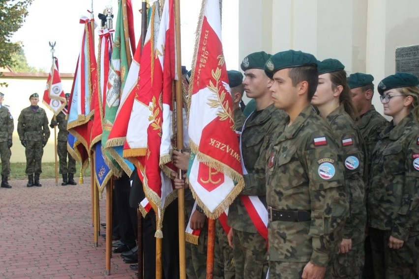 Gmina Rzeczniów. W Grabowcu pochowano żołnierzy Września...