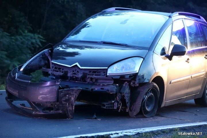 Wypadek w Zbydniowie. Zderzyły się dwa samochody, w jednym z nich podróżowała czwórka dzieci! (ZDJĘCIA)