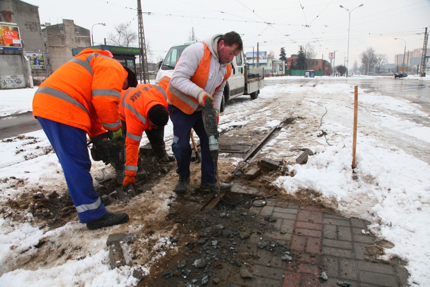 Ulicą Dąbrowskiego już nie przejedziesz. Ruszył remont na odcinku od ul. Rzgowskiej do ul. Kilińskiego