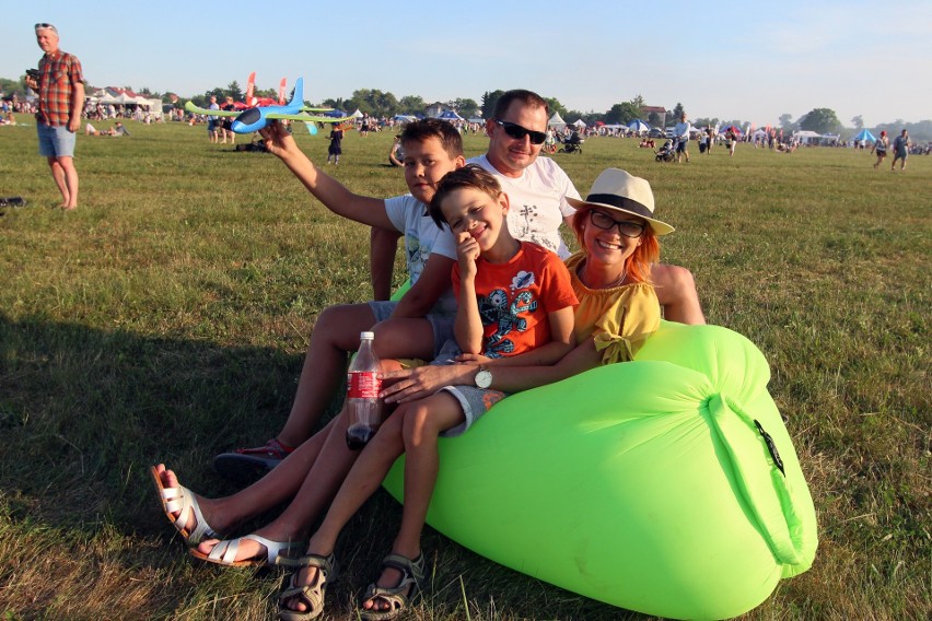 Air Festival Świdnik. Taniec Biało - Czerwonych Iskier na niebie [ZDJĘCIA, WIDEO]