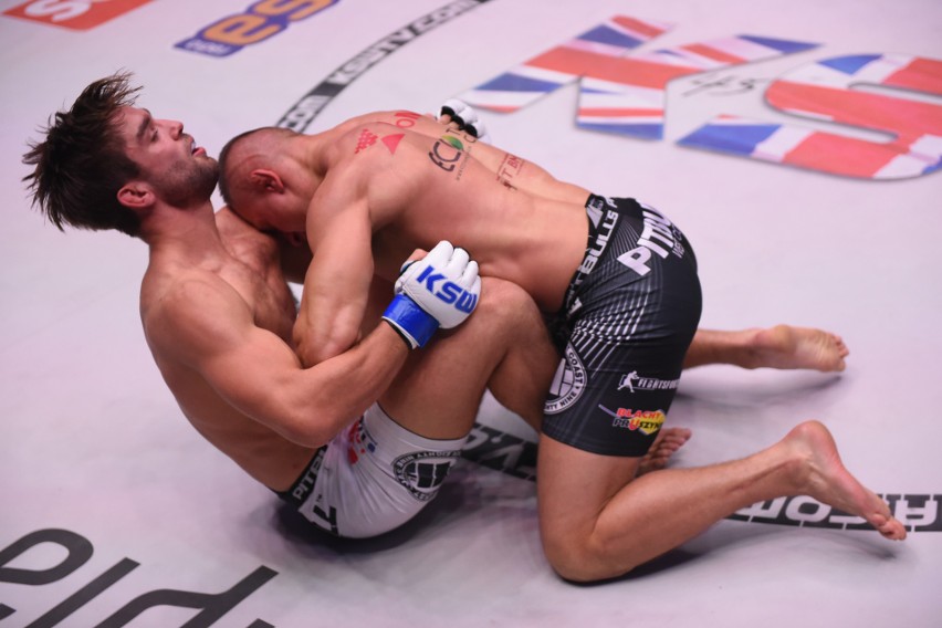 KSW 45. Michał Materla powalczy o pas wagi średniej, tytuł w ciężkiej nie dla Karola Bedorfa