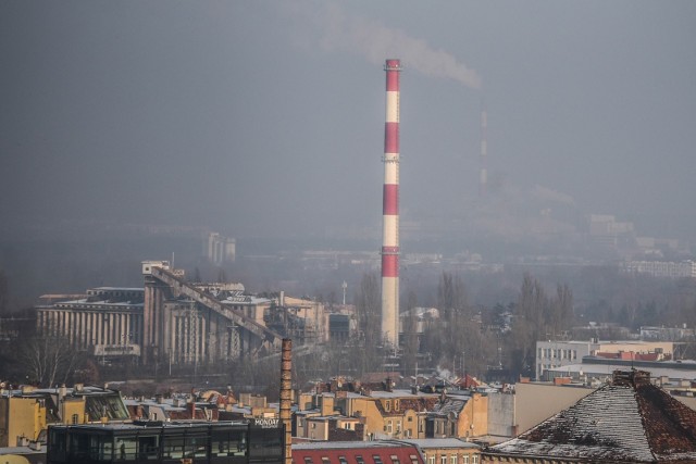 Powietrze w Poznaniu osiąga dziś wysoki poziom zanieczyszczenia, jednak jest on poniżej dopuszczalnej normy.