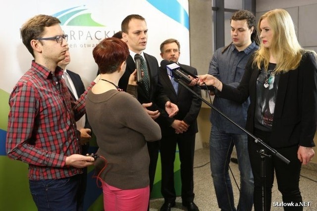 Poseł Rafał Weber na konferencji prasowej w Podkarpackim Urzędzie Marszałkowskim poinformował o kupnie Autosanu.