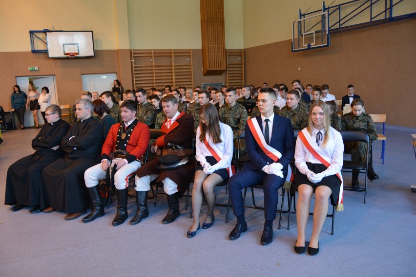 Nadanie imienia Strzelców Kurpiowskich liceum i technikum ZSP w Kadzidle