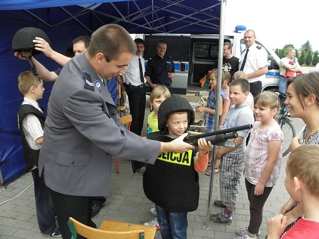 Na imprezie każdy mógł się poczuć się jak policjant