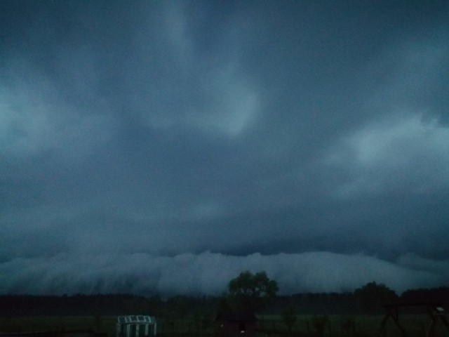 Gdzie jest burza? Dziś znowu dotrze do woj. podlaskiego. Biuro Prognoz Meteorologicznych w Białymstoku wydało ponownie ostrzeżenie przed burzami z gradem. Zagrożone jest całe województwo. Sprawdź radar burz online.