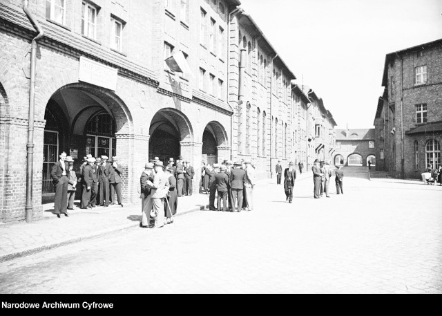 Nikiszowiec przed wojną. Zabytkowe osiedle robotnicze na zdjęciach z lat 20-tych i 30-tych. Zobacz kolejne zdjęcia. Przesuwaj zdjęcia w prawo - naciśnij strzałkę lub przycisk NASTĘPNE