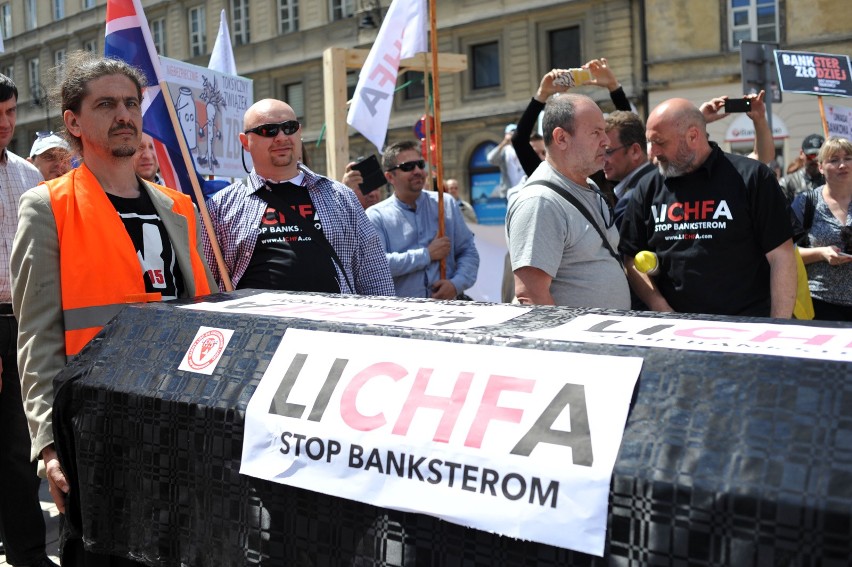 Protest frankowiczów w Warszawie