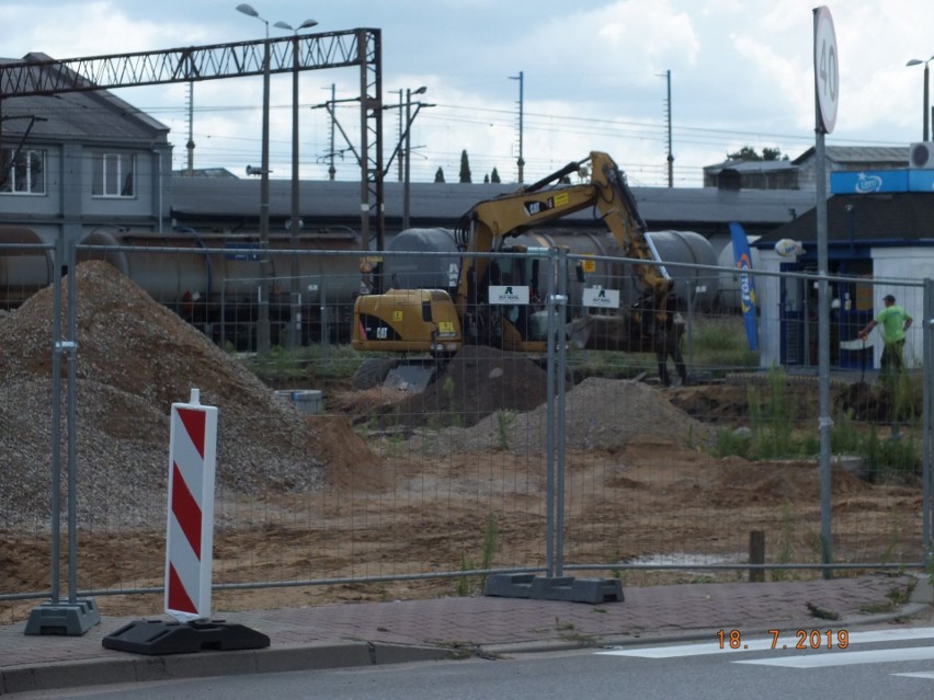 Trwają prace przy budowie centrum przesiadkowego w Łapach