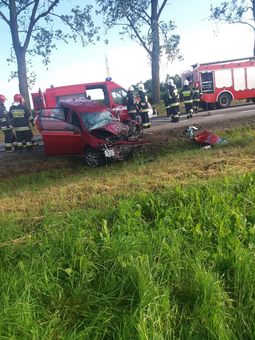 Czołowe zderzenie na DK6 koło Pogorzelic.