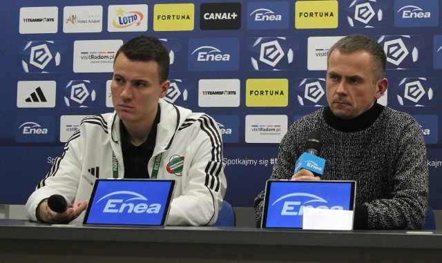 Konferencja prasowa po meczu Radomiaka z Górnikiem. Podczas niej alarm przeciwpożarowy.