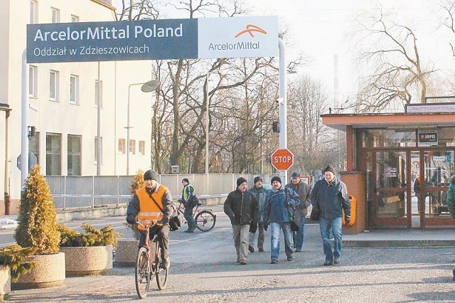 W najbliższych trzech miesiącach pracę w powiecie krapkowickim straci ok. 240 osób. Największe redukcje etatów planuje zdzieszowicka koksownia. (fot. Radosław Dimitrow)